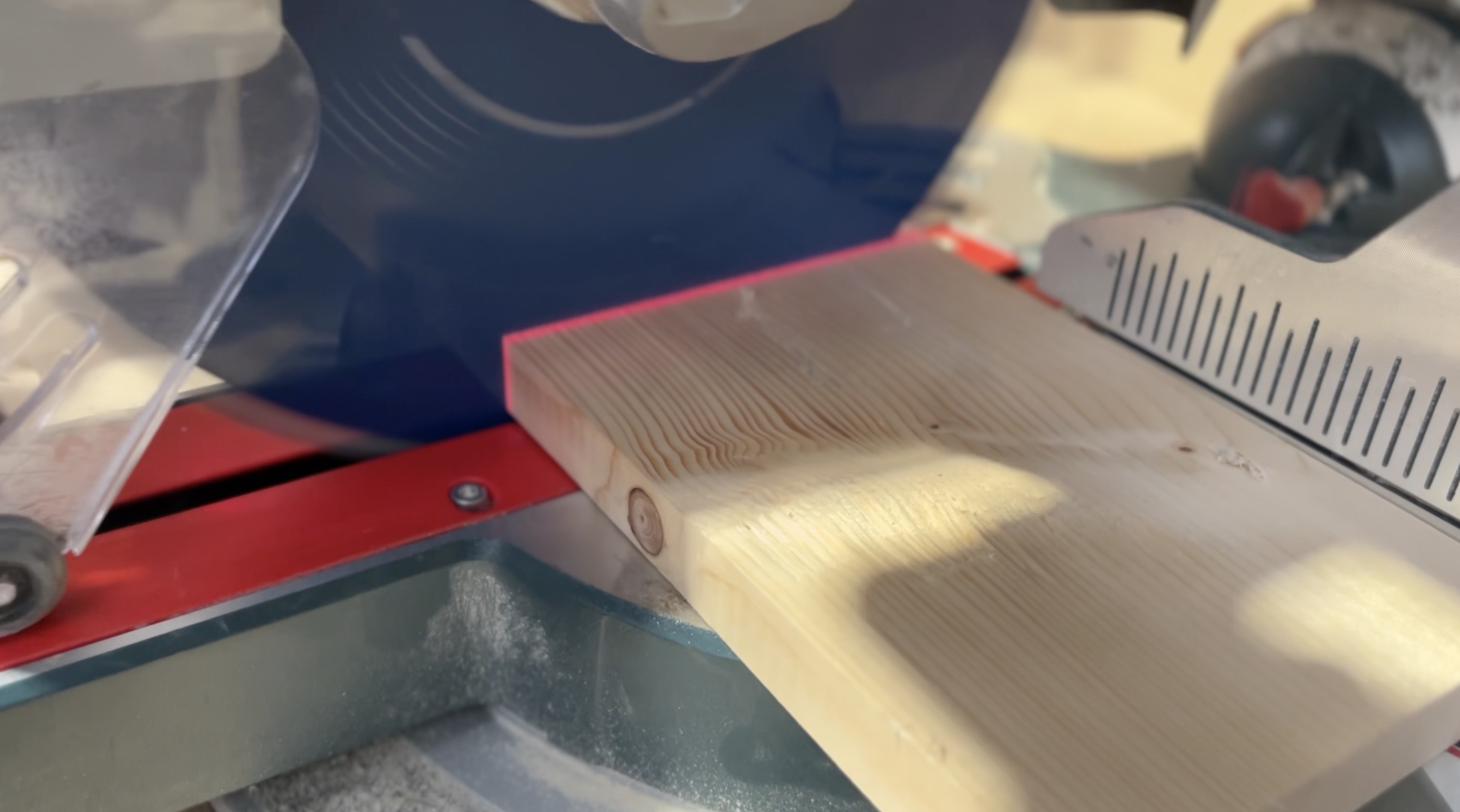 Fabrication de chalets Ã©vÃ©nementiels dans notre atelier en Loire-Atlantique